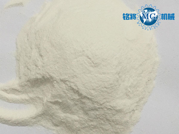 膩?zhàn)臃鄢杀径嗌馘X一噸，膩?zhàn)臃劾麧櫾趺礃樱? /> 
</p>
　　<strong>膩?zhàn)臃鄢杀径嗌馘X一噸</strong><br />
　　因地域原料差價，生產(chǎn)成本高低不一，鈣粉原料一般每噸120元/噸+膠粉原料100元+包裝35元+工時費(fèi)20元+房租費(fèi)？+電費(fèi)？+運(yùn)費(fèi)？<br />
　　<strong>外墻膩?zhàn)佣嗌馘X一噸</strong><br />
　　普通的1500左右，好的3500左右<br />
　　<strong>內(nèi)墻涂料價格多少多少錢一噸</strong><br />
　　高檔內(nèi)墻8000中檔5000淀粉的能賺就走<br />
　　<strong>膩?zhàn)臃鄣膬r格</strong><br />
　　網(wǎng)友一：膩?zhàn)臃凼且淮淮陌b好來賣的，我們一般裝修房子時候用的多，我家去年裝修的時候也買了很多，價格也不貴，一袋是35塊錢，一袋是50多斤，希望對你有幫助。<br />
　　網(wǎng)友二：內(nèi)墻膩?zhàn)臃叟l(fā)價格在2800元左右一噸，一般是由基料、填料、水和助劑等組成?；?，也稱粘結(jié)劑，是膩?zhàn)拥淖铌P(guān)鍵組分，主要起粘結(jié)等各種作用。膩?zhàn)幼畛Ｓ玫恼辰Y(jié)劑是水泥和有機(jī)聚合物，有機(jī)聚合物又有乳液和乳膠粉之分。如果是普通的水性膩?zhàn)臃郏?21膩?zhàn)臃郏┑脑?，百公里?nèi)3噸以上送貨的話，價格在320到350左右。看什么樣的大概400-550之間<br />
　　網(wǎng)友三：看什么樣的大概400-550之間，各地原材料不一樣價格也不一樣，我說的是平常的<br />
　　<strong>膩?zhàn)臃鄣睦麧?/strong><br />
　　膩?zhàn)臃凼袌鰞r一般在400—600元/噸。減去你的實際成本之后就可以算出利潤能夠有多少了。<br />
　　膩?zhàn)臃鄢杀径嗌馘X一噸，膩?zhàn)臃劾麧櫾趺礃泳褪且陨系膬?nèi)容了，每個廠家的生產(chǎn)成本都不一樣，很難有一個確切的數(shù)字，原材料價格都在波動，只有結(jié)合自己的實際情況才能算出來成本和利潤怎么樣。<br />
                </div>

                <div   id=