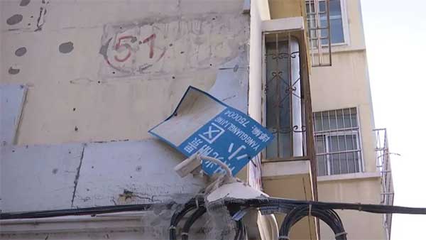 一場(chǎng)大風(fēng)過后，銀川一小區(qū)外墻保溫層大面積脫落！