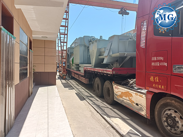 西安干粉砂漿設(shè)備裝車現(xiàn)場！