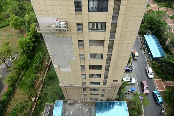 外墻真石漆附著力差導(dǎo)致脫落是哪里出了問題？